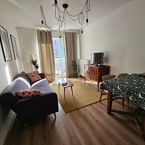 dmowskiego-19c-apartament-na-wyspie.hotelswroclaw.com/